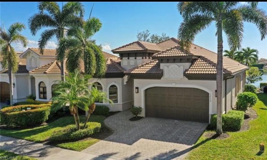 1419 Serrano CIR NAPLES, FL 34105