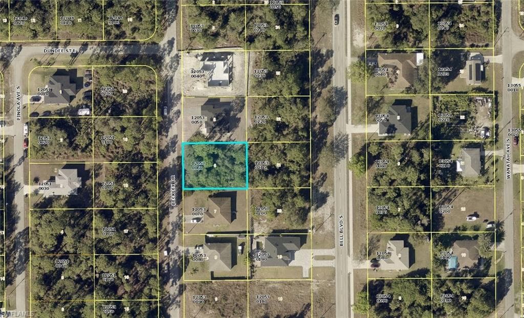 221 Beckley DR LEHIGH ACRES, FL 33974