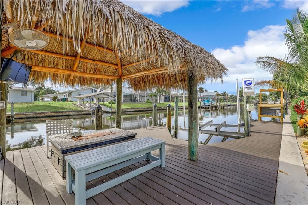 5129 York CT CAPE CORAL, FL 33904