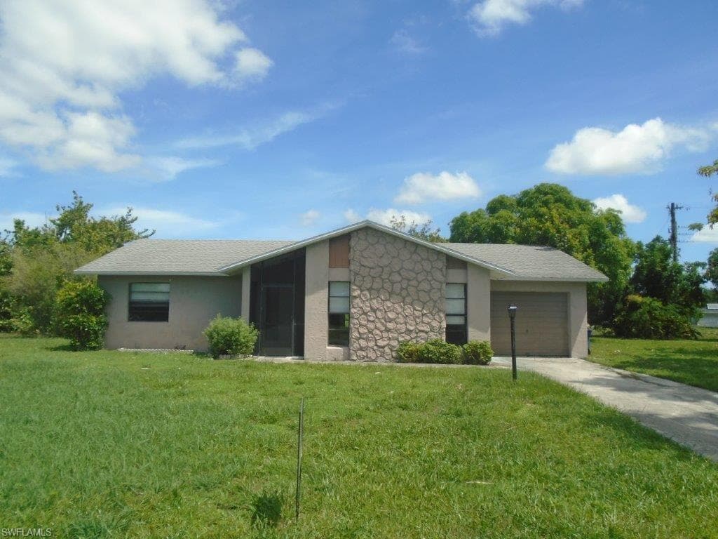 1539 Medford PL LEHIGH ACRES, FL 33936