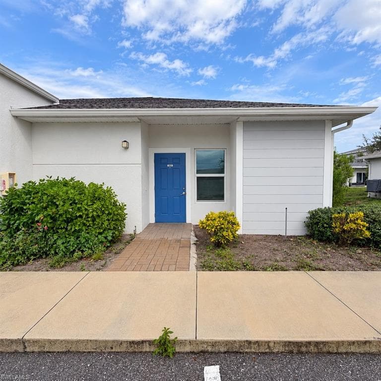 3325 SW 8th PL 108 CAPE CORAL, FL 33914