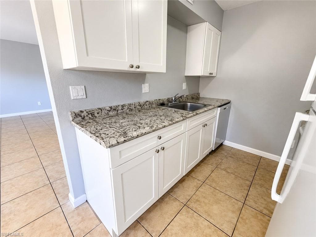 4601 Bayshore DR A1 NAPLES, FL 34112