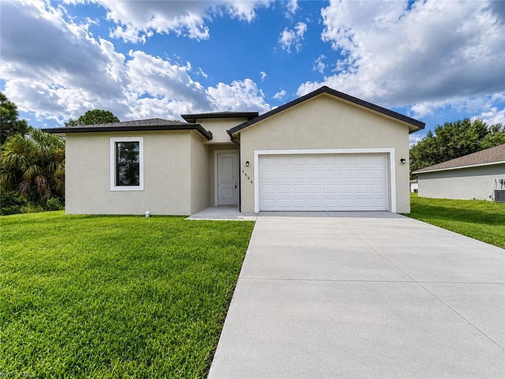 5004 Moon LN LABELLE, FL 33935