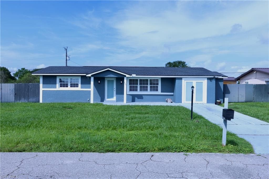 321 Rushmore AVE N LEHIGH ACRES, FL 33936
