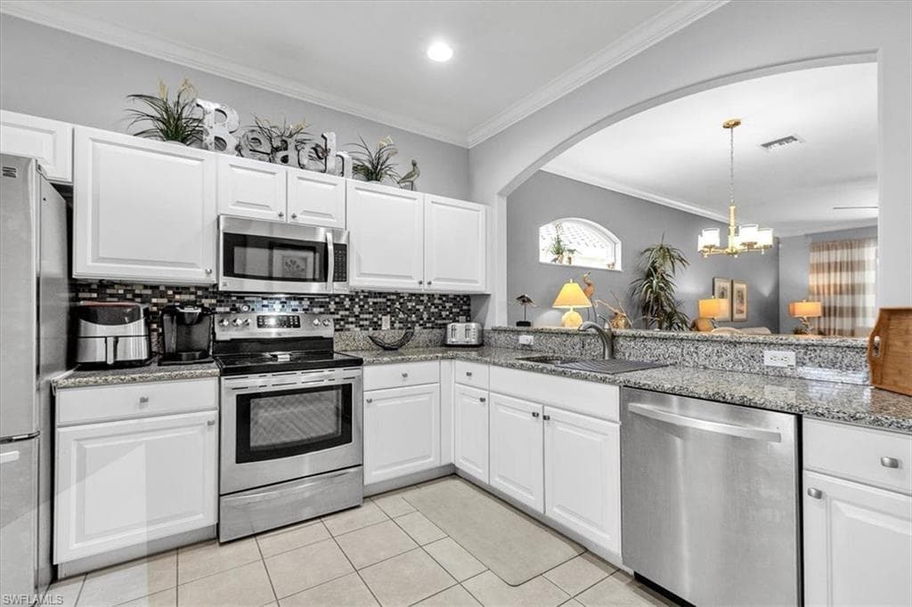 8134 Woodridge Pointe DR FORT MYERS, FL 33912