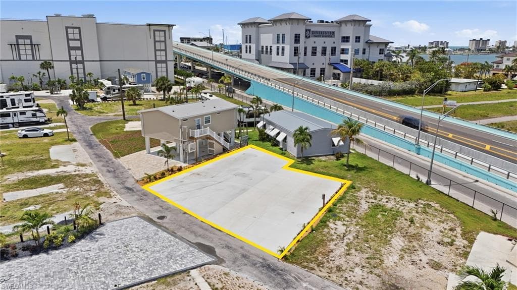 19281, #32-33 San Carlos BLVD FORT MYERS BEACH, FL 33931