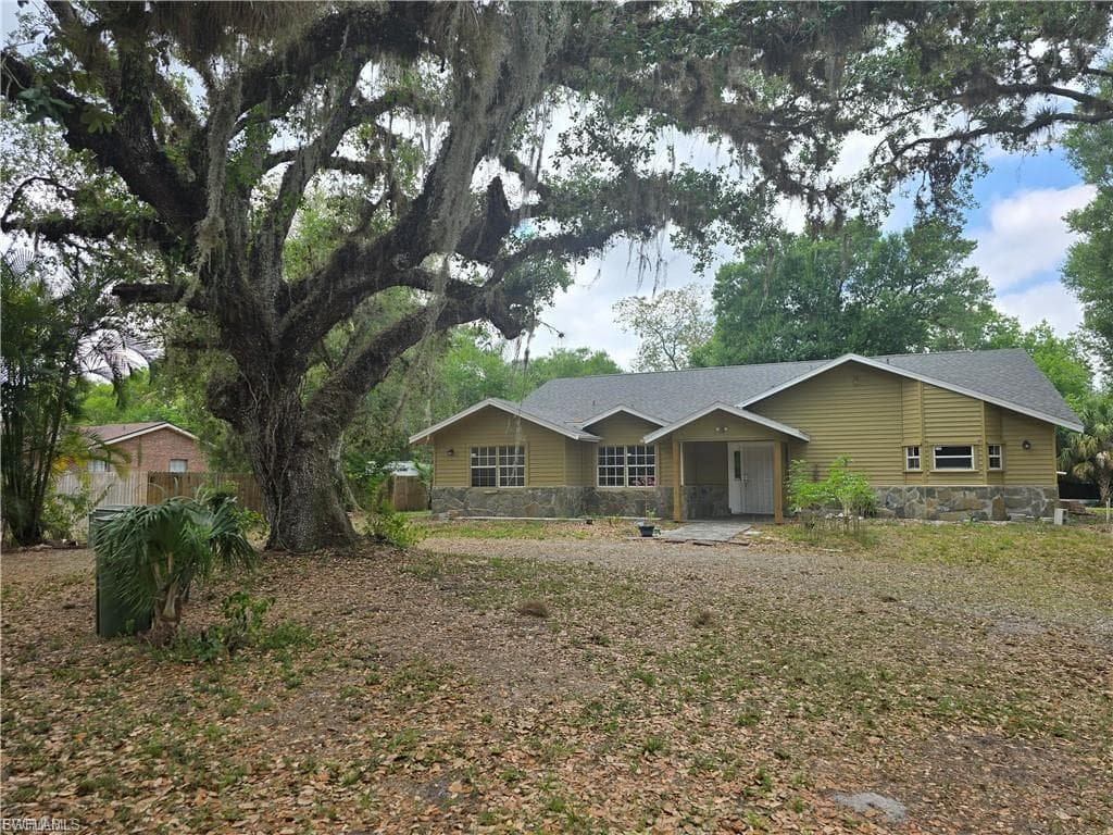 140 S Davis ST LABELLE, FL 33935