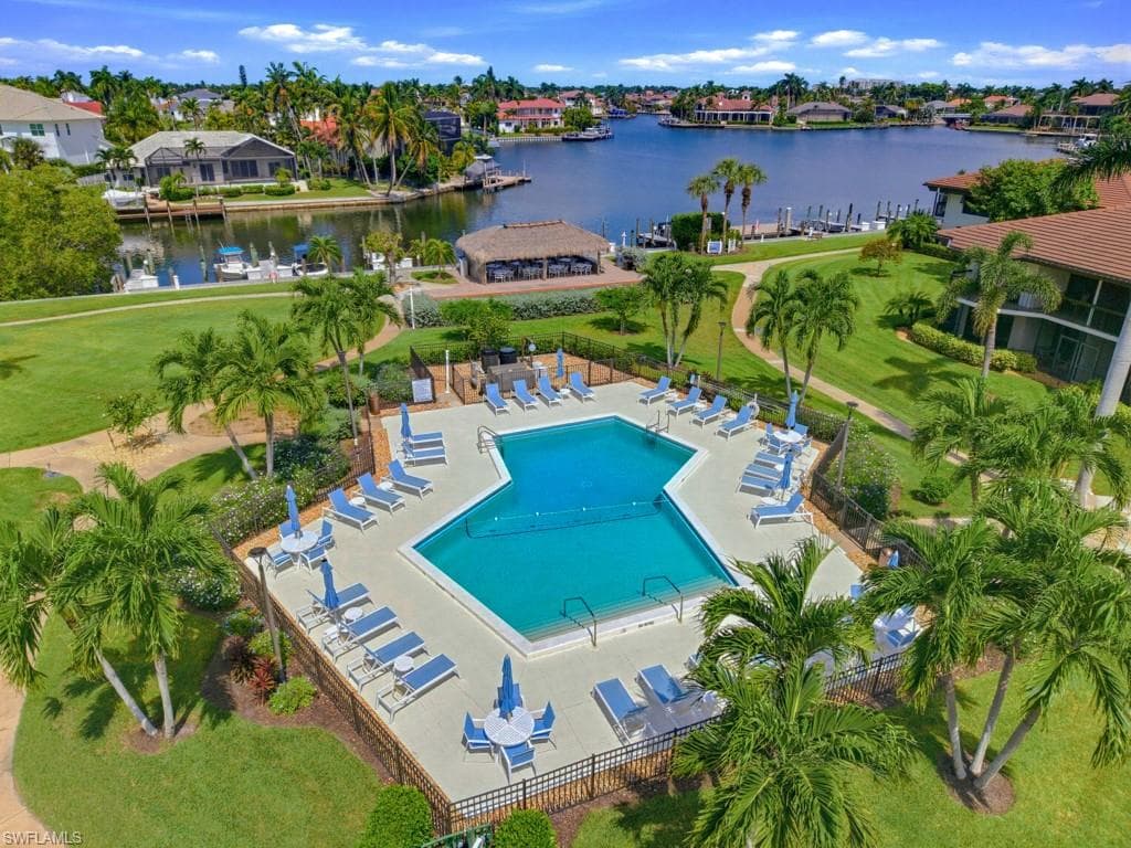 525 Seaview CT M4 MARCO ISLAND, FL 34145