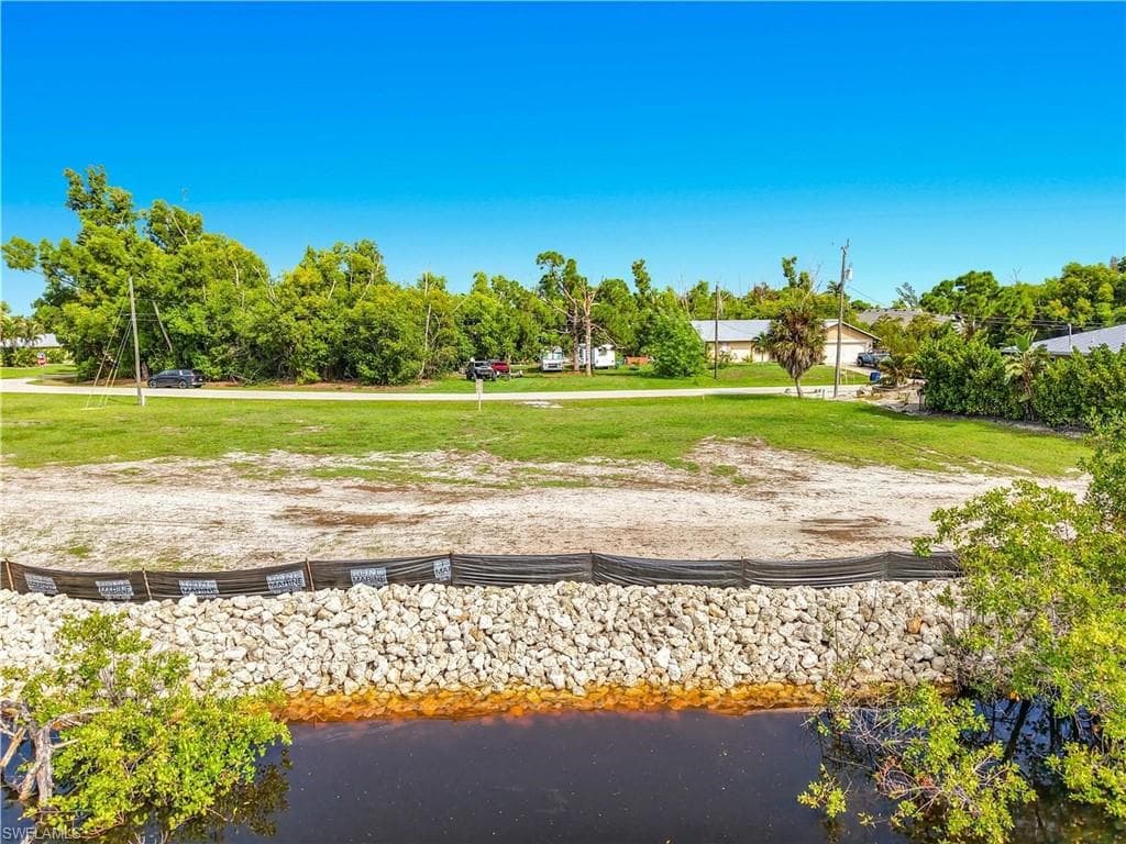 5643 Ann Arbor DR BOKEELIA, FL 33922