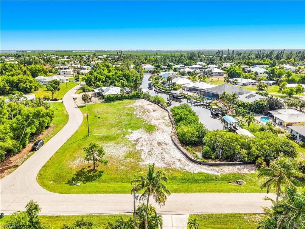 5675 Ann Arbor DR BOKEELIA, FL 33922