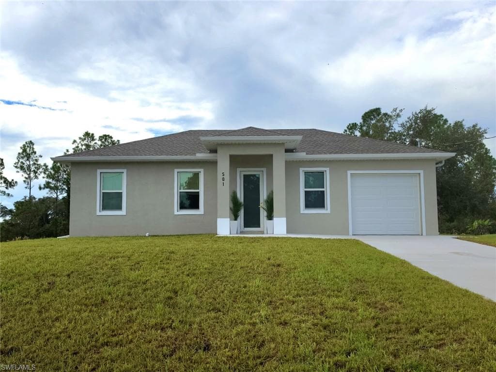 501 Willowbrook DR LEHIGH ACRES, FL 33972