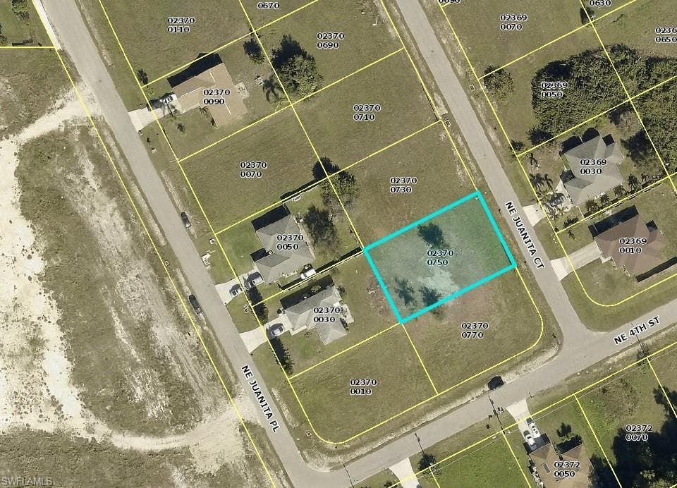 416 NE Juanita CT CAPE CORAL, FL 33909