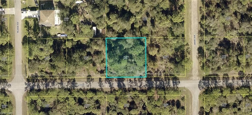 3305 E 15th ST LEHIGH ACRES, FL 33972