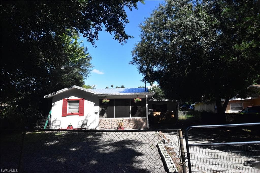432 Redlin ST NORTH FORT MYERS, FL 33903