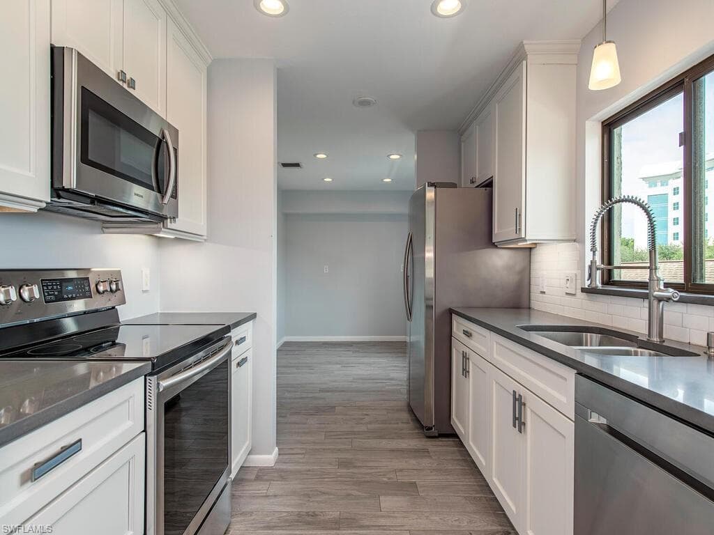 910 Vanderbilt Beach RD 228E NAPLES, FL 34108