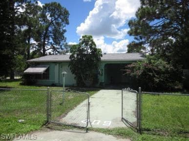 409 Cactus CIR LEHIGH ACRES, FL 33936