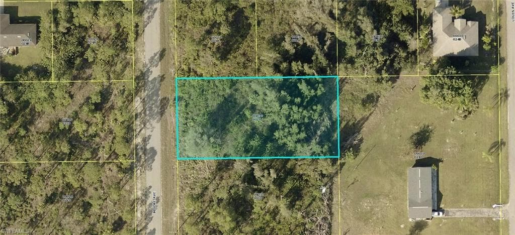 220 Moore AVE LEHIGH ACRES, FL 33936