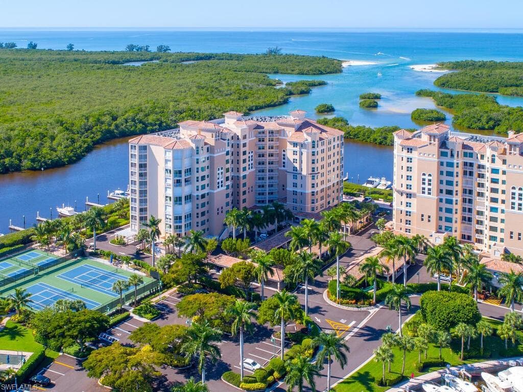 435 Dockside DR B-602 NAPLES, FL 34110