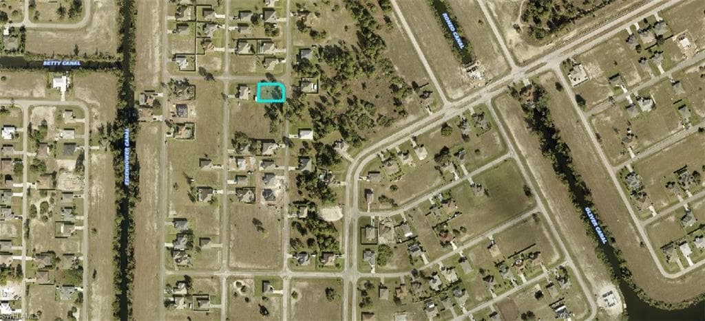 4042 NE 10th PL CAPE CORAL, FL 33909