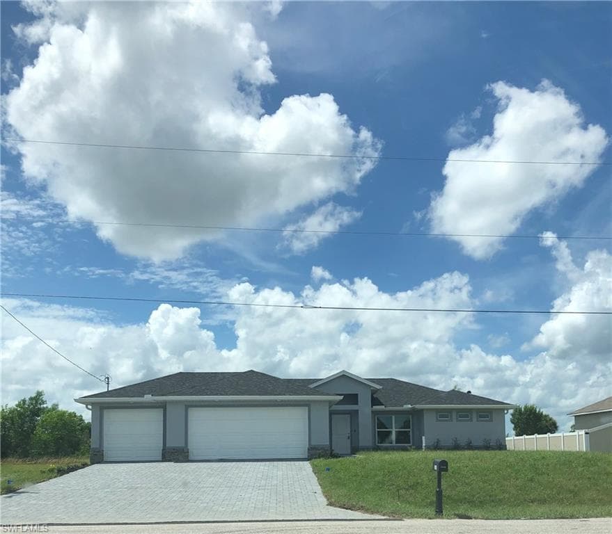 3430 39th LN CAPE CORAL, FL 33993