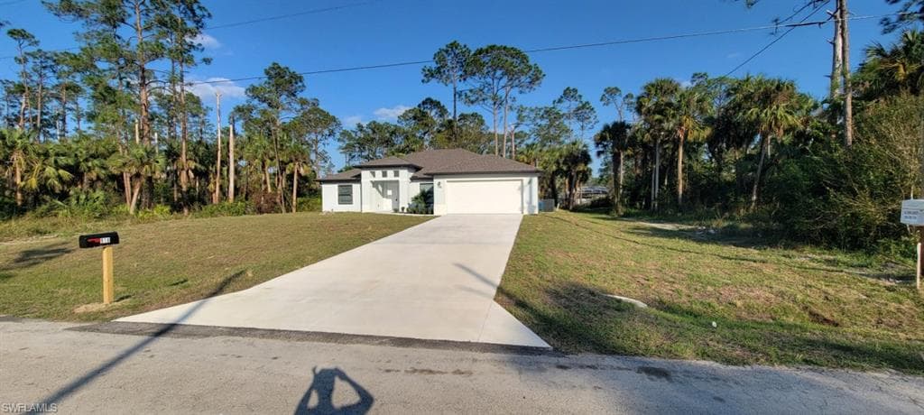 918 Henry AVE LEHIGH ACRES, FL 33972