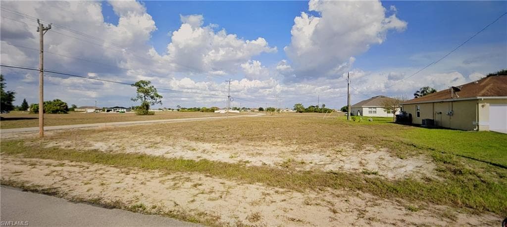 2717 NW 1st PL CAPE CORAL, FL 33993