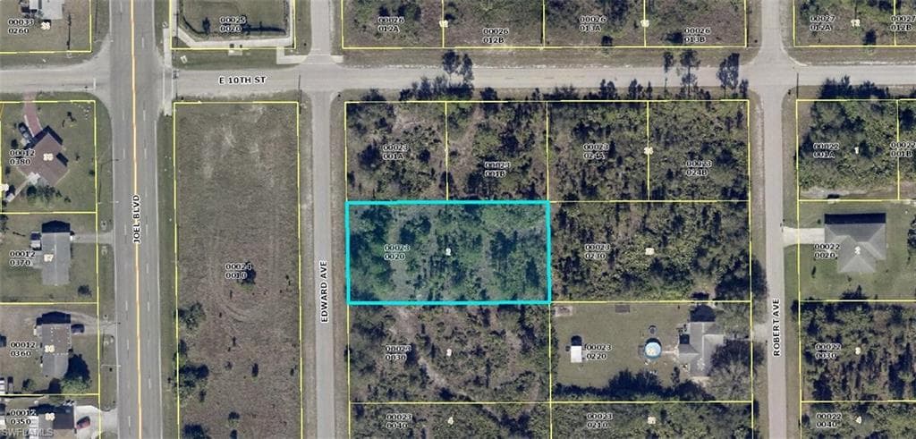 920 Edward AVE LEHIGH ACRES, FL 33936