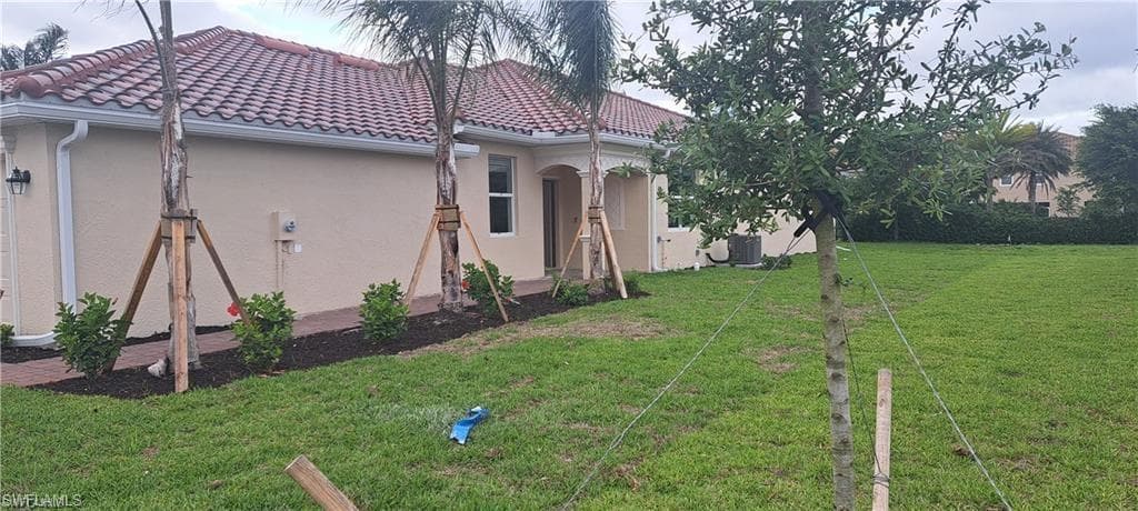 2092 Wellington ST NAPLES, FL 34120