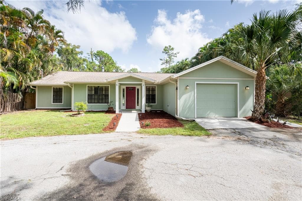 5261 Coral Wood DR NAPLES, FL 34119