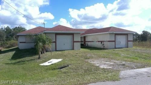 777-779 Bedford DR LEHIGH ACRES, FL 33974