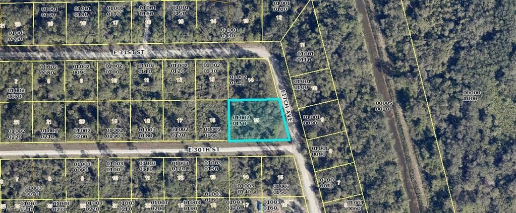 4235 E 30th ST ALVA, FL 33920
