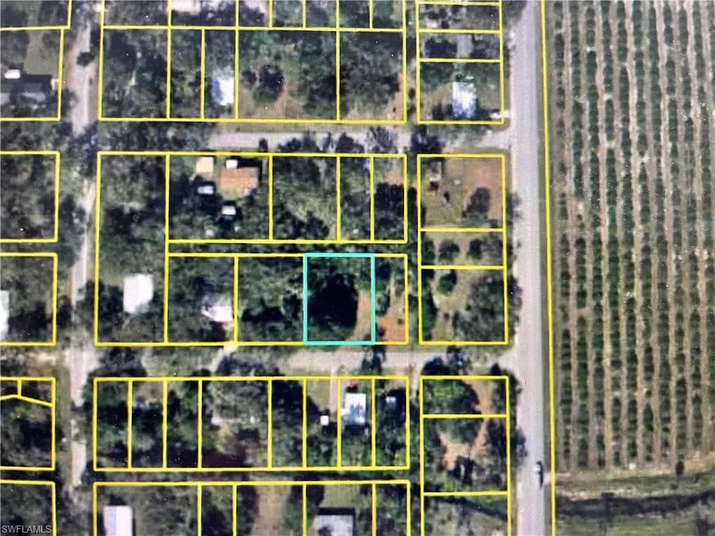 800 CALOOSAHATCHEE AVE LABELLE, FL 33935