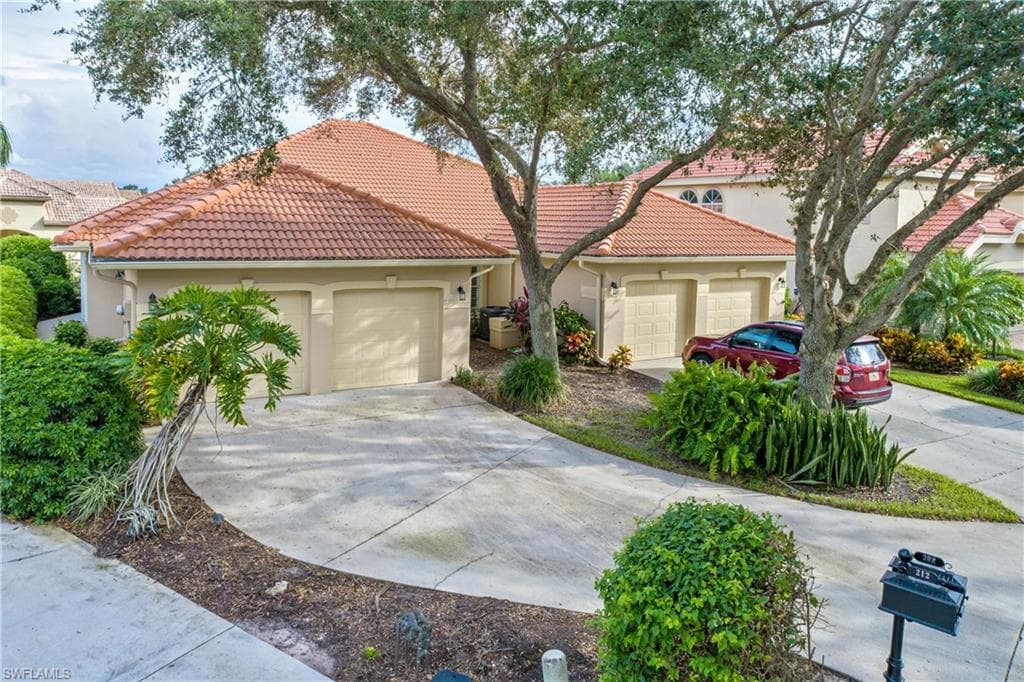 200 Napa Ridge Road RD E NAPLES, FL 34119