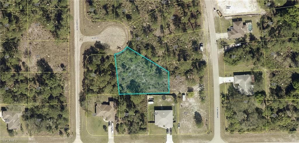 926 Alice CT LEHIGH ACRES, FL 33974