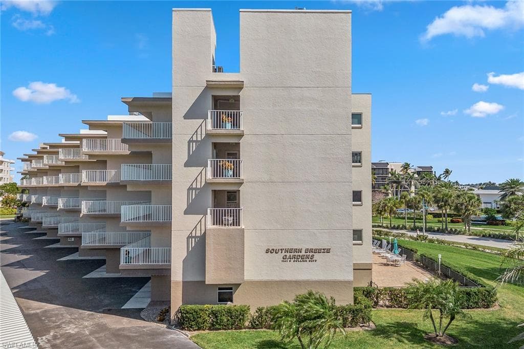 1141 Collier BLVD 404 MARCO ISLAND, FL 34145