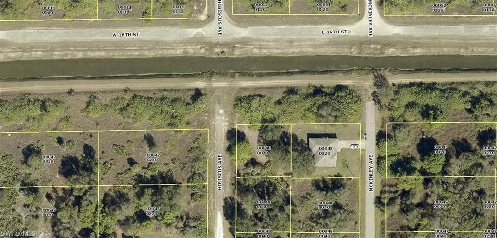 1521 Hibiscus AVE LEHIGH ACRES, FL 33972