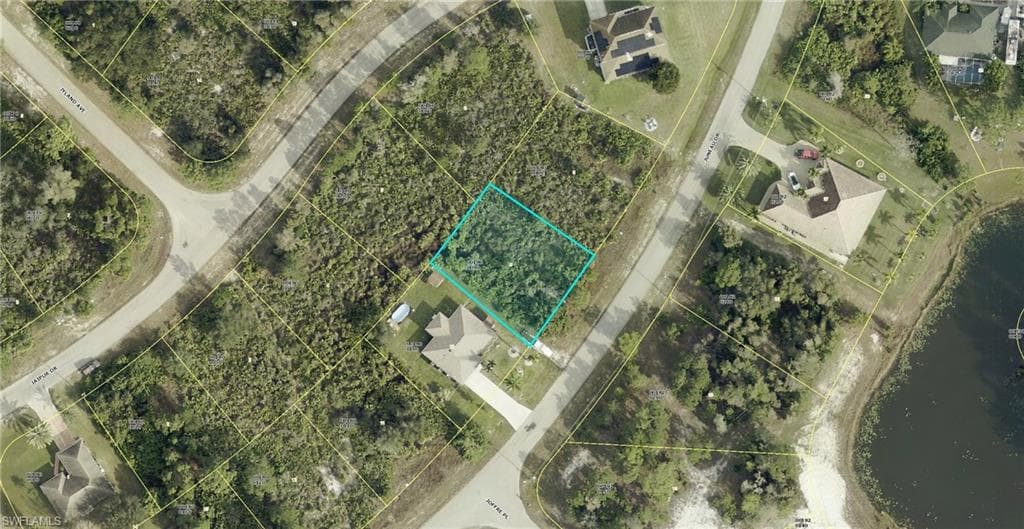 421 Juneau DR LEHIGH ACRES, FL 33974