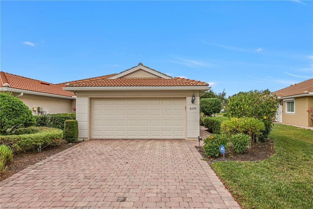 8379 Karina CT NAPLES, FL 34114