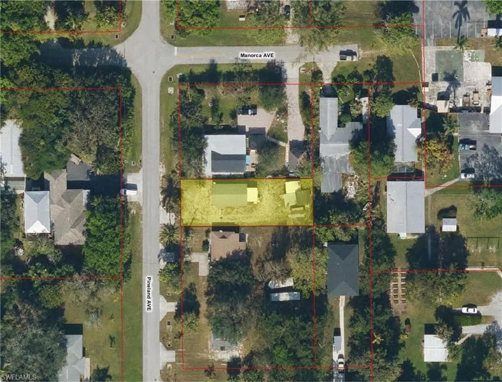 2147 Pineland AVE NAPLES, FL 34112