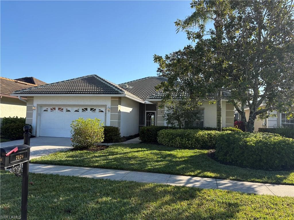 7124 Falcons Glen BLVD NAPLES, FL 34113