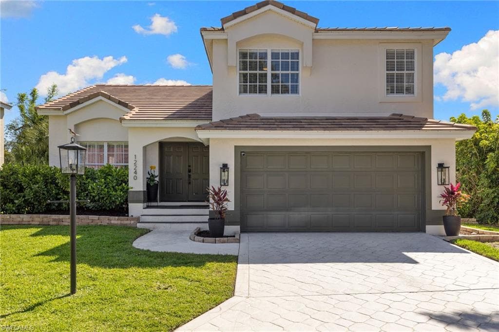12240 Eagle Pointe CIR FORT MYERS, FL 33913