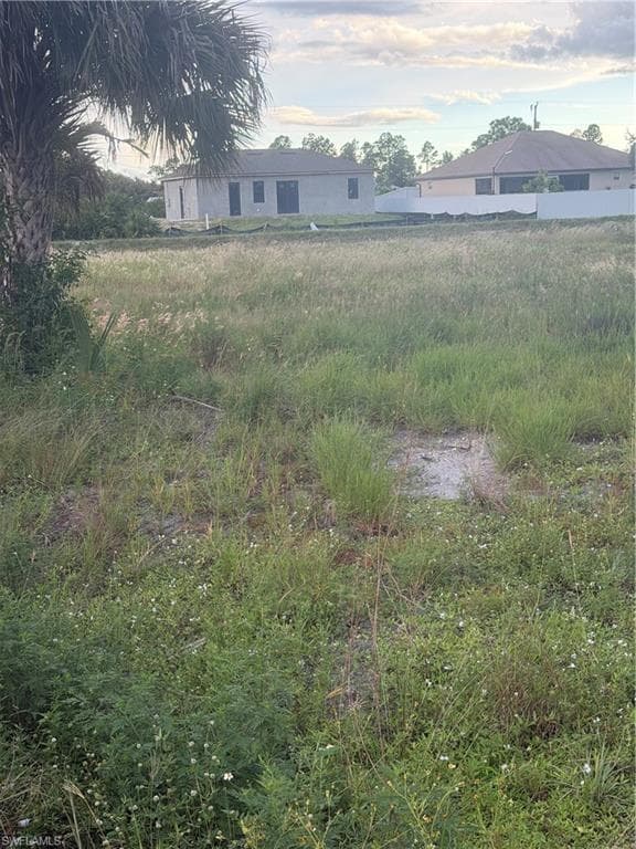 858 LAMAR ST LEHIGH ACRES, FL 33974